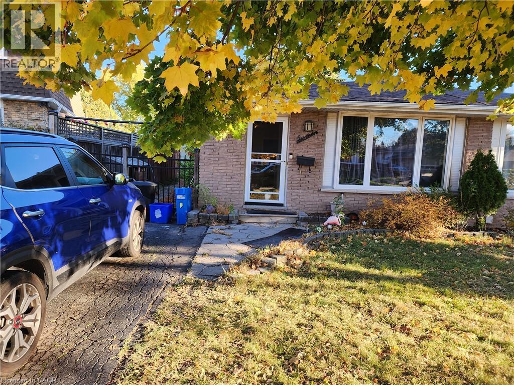 16 Glebe Court Property Photo 2