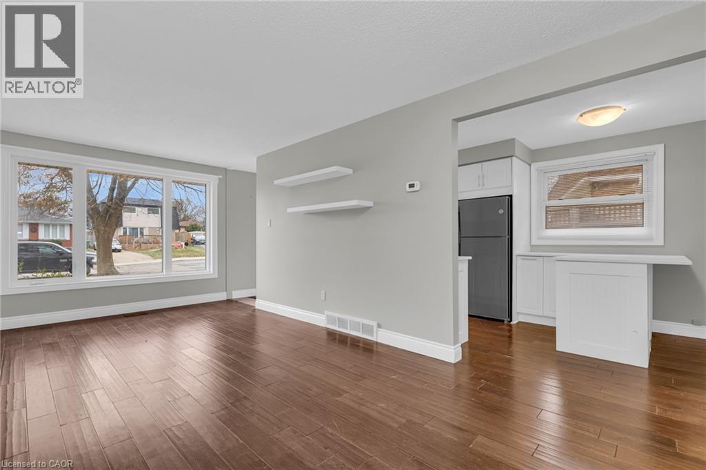 16 Glebe Court Property Photo 3