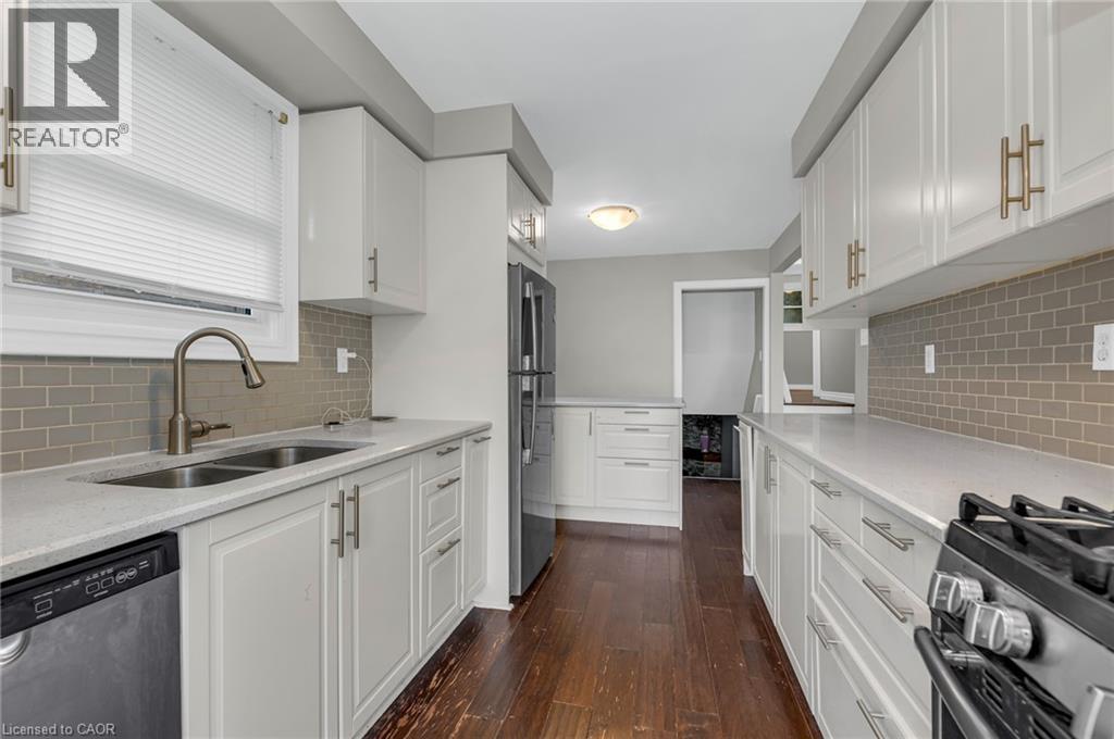 16 Glebe Court Property Photo 4
