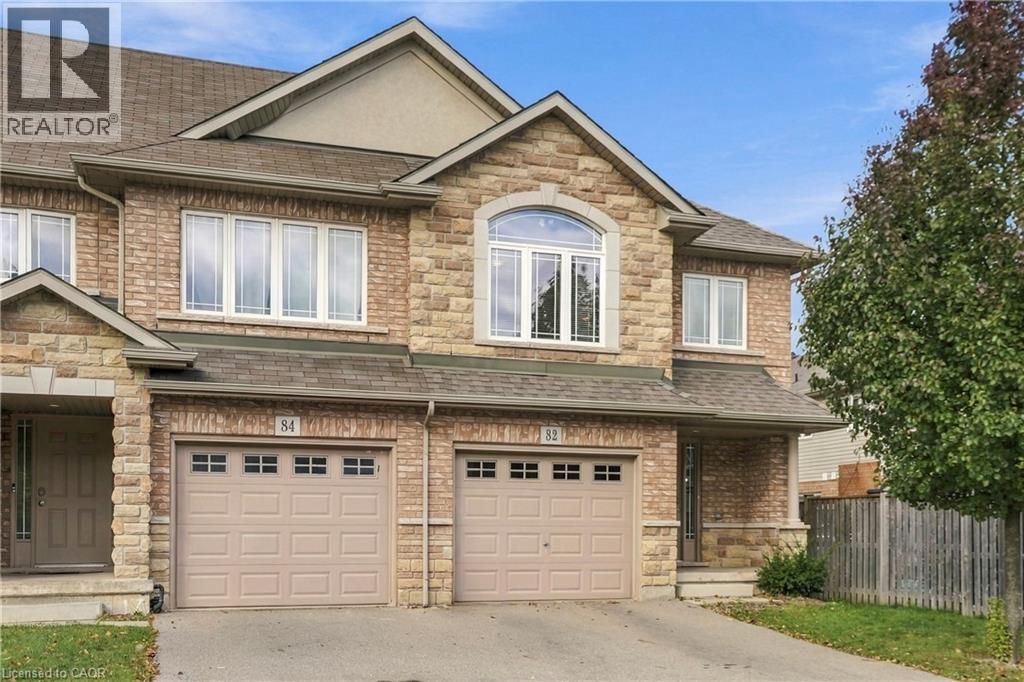 82 Charleswood Crescent Property Photo 2