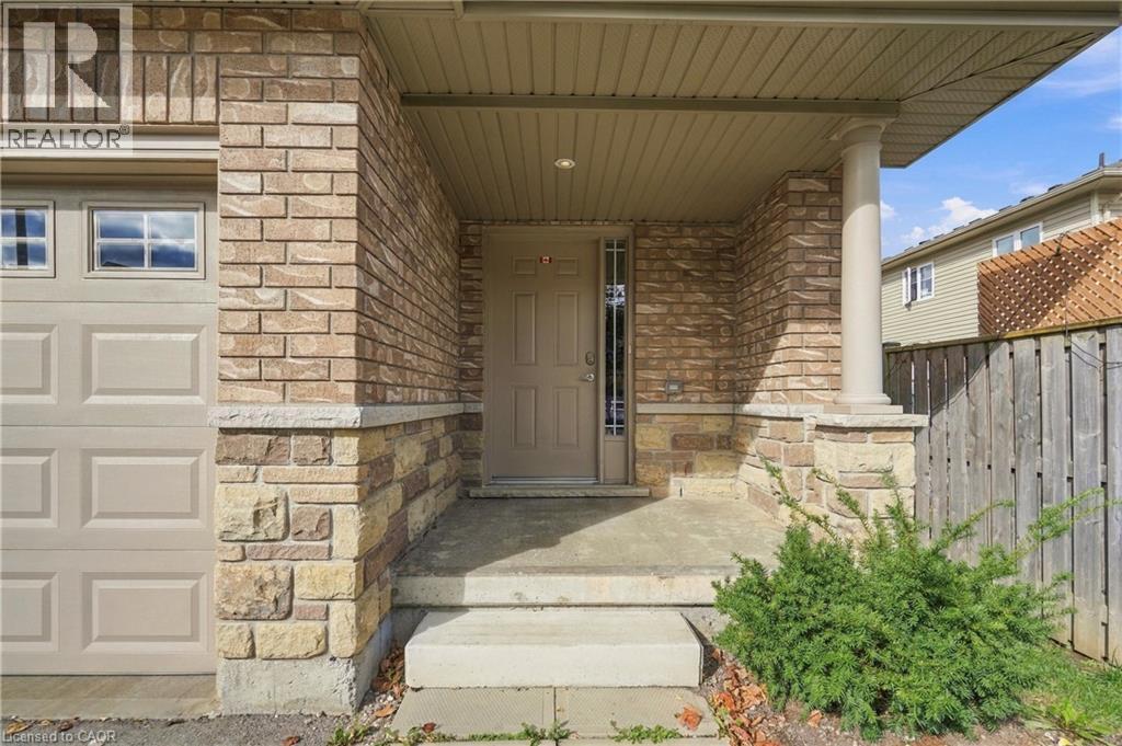 82 Charleswood Crescent Property Photo 3