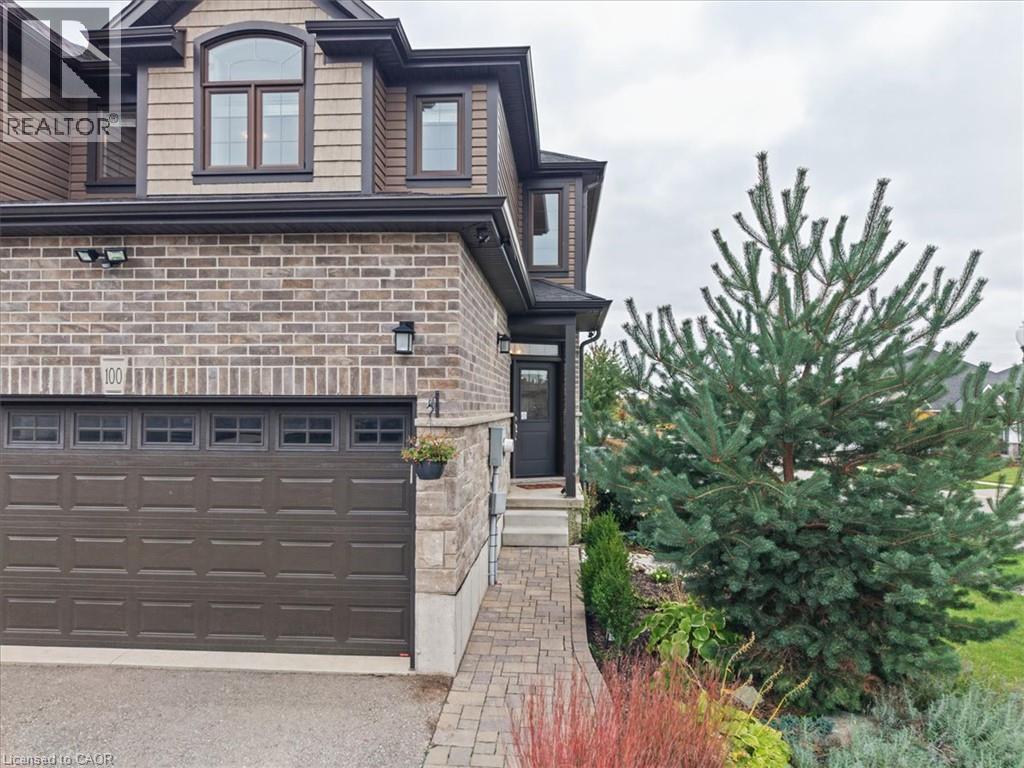 100 Links Crescent Property Photo 2