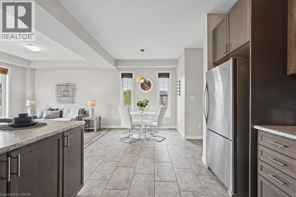 100 Links Crescent Property Photo 10