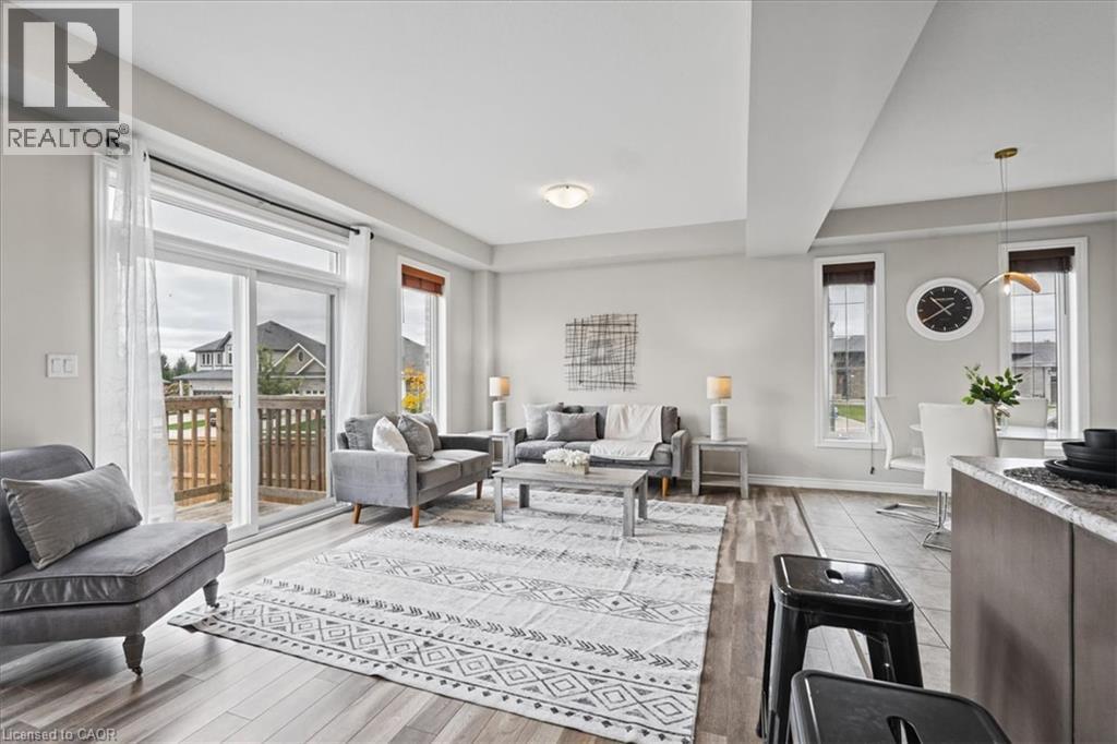 100 Links Crescent Property Photo 13