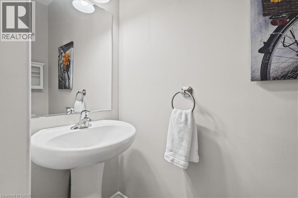 100 Links Crescent Property Photo 17