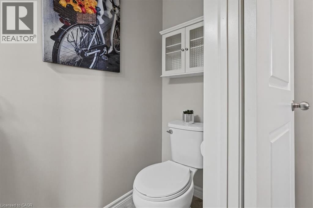 100 Links Crescent Property Photo 18