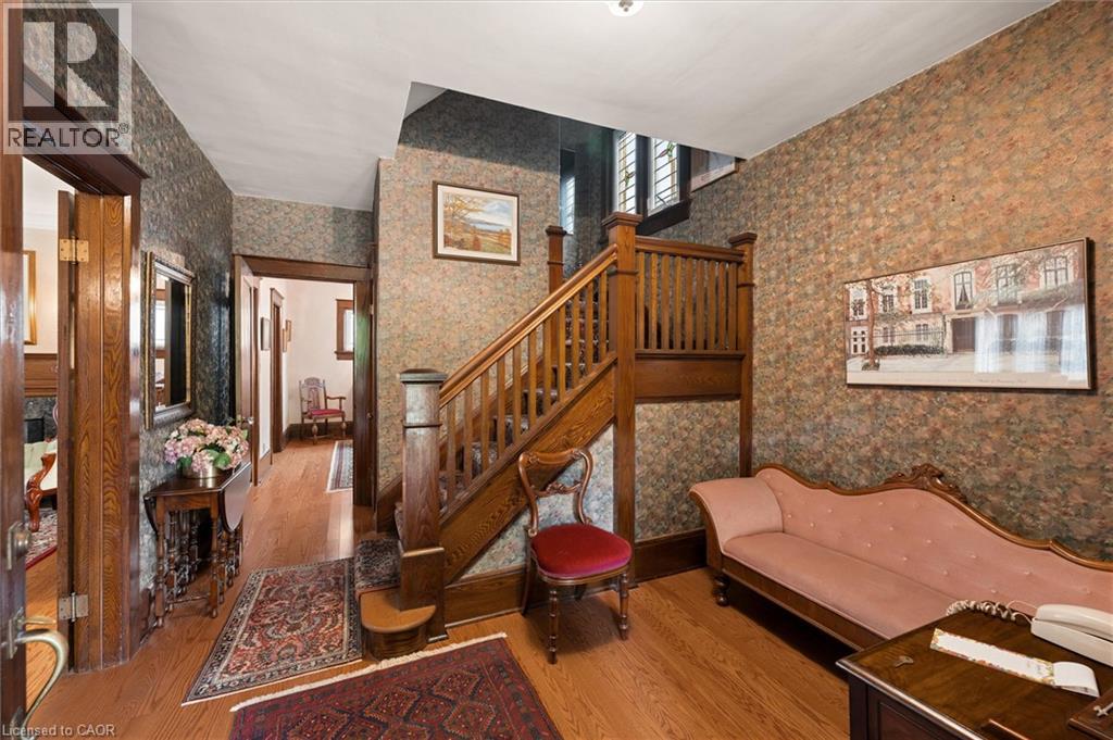 62 Heins Avenue Property Photo 6
