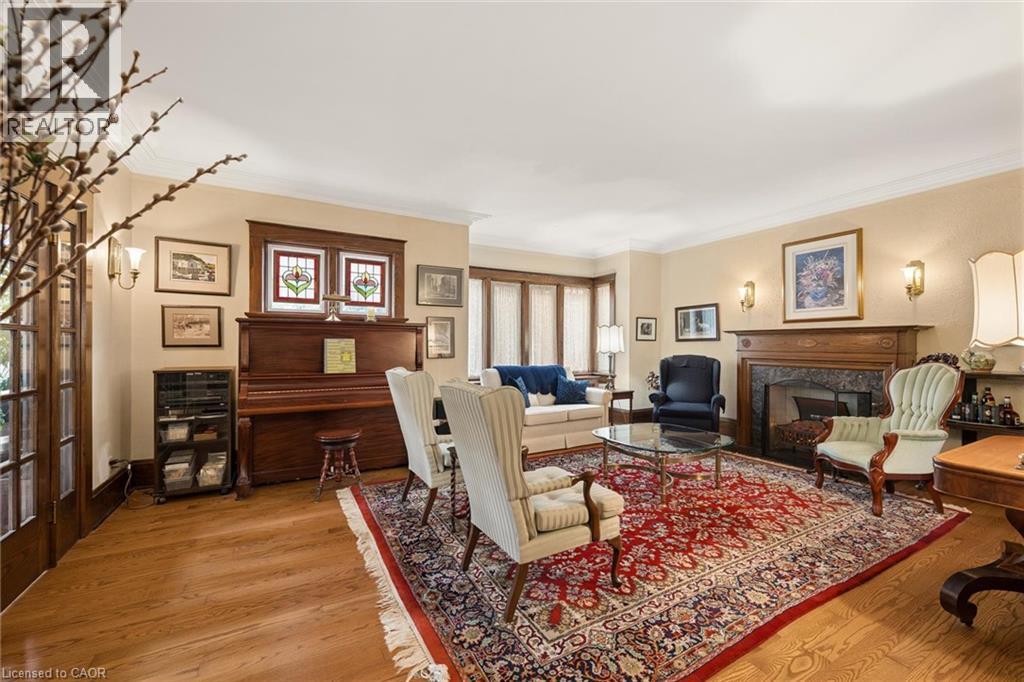 62 Heins Avenue Property Photo 8