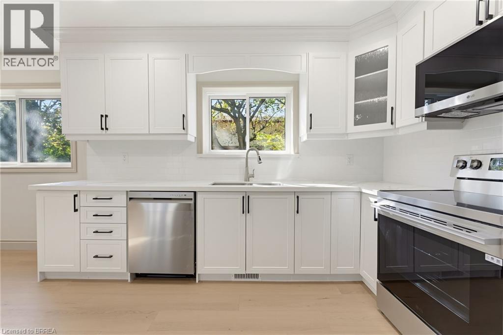 14 Bond Street Property Photo 4