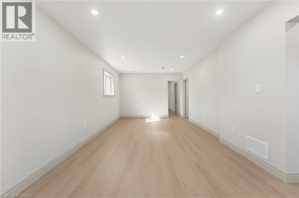 14 Bond Street Property Photo 6