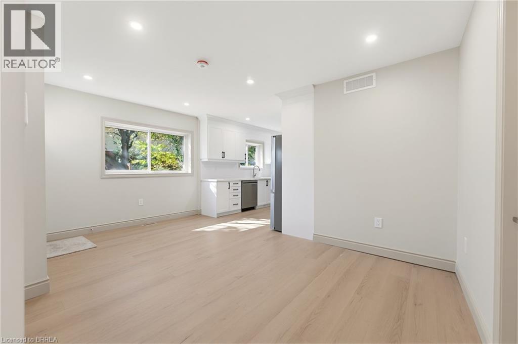 14 Bond Street Property Photo 8