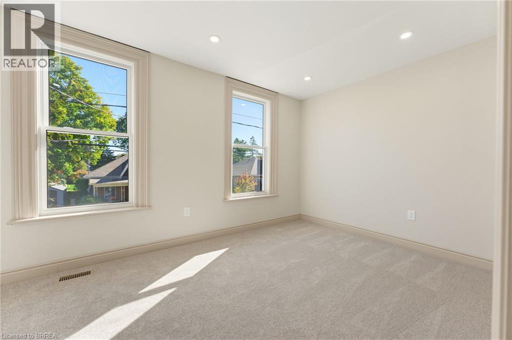 14 Bond Street Property Photo 13