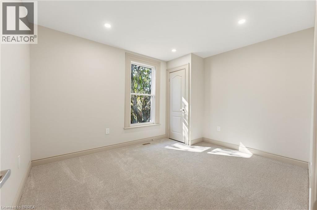 14 Bond Street Property Photo 15