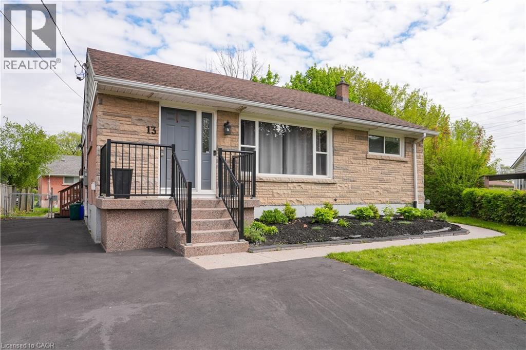 13 Beaucourt Place Unit# Upper Property Photo 3