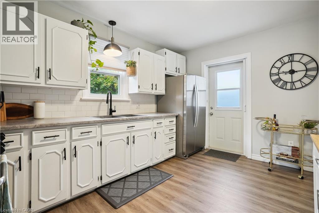 13 Beaucourt Place Unit# Upper Property Photo 16