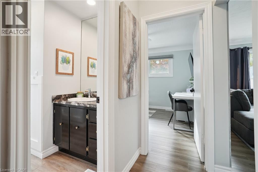 13 Beaucourt Place Unit# Upper Property Photo 24