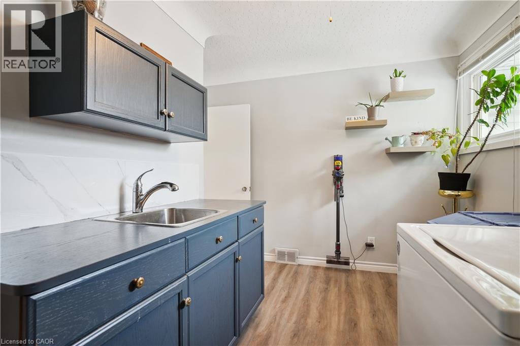 13 Beaucourt Place Unit# Upper Property Photo 28