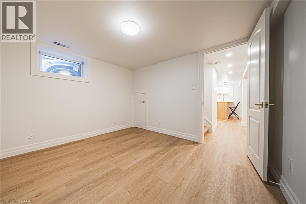 113 Erin Avenue Unit# Lower Property Photo 10