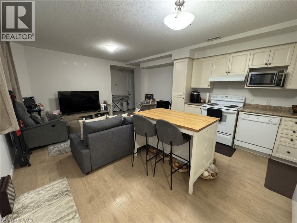 279 Country Stone Drive Unit# B Property Photo 4