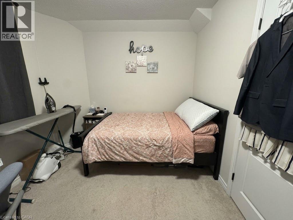 279 Country Stone Drive Unit# B Property Photo 8