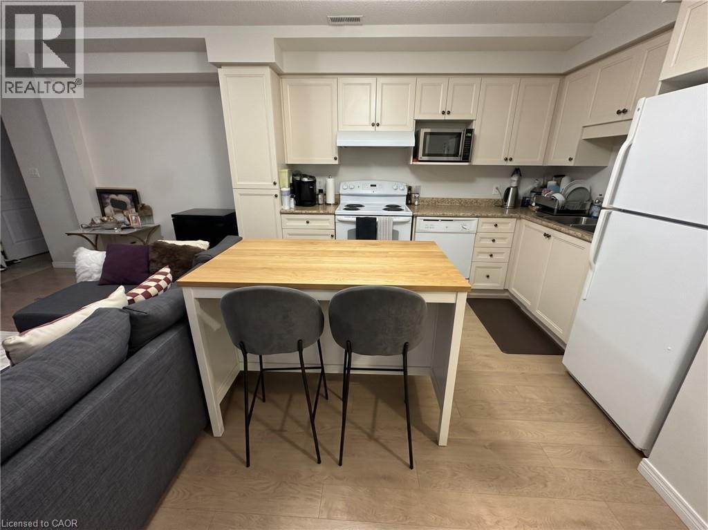 279 Country Stone Drive Unit# B Property Photo 10