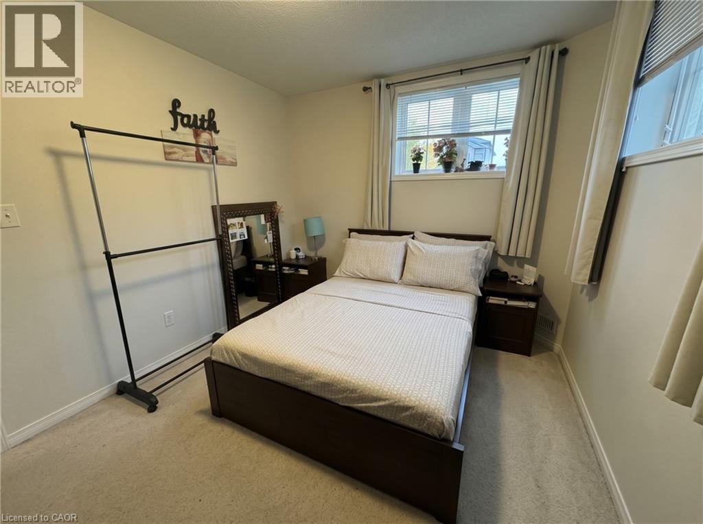 279 Country Stone Drive Unit# B Property Photo 13