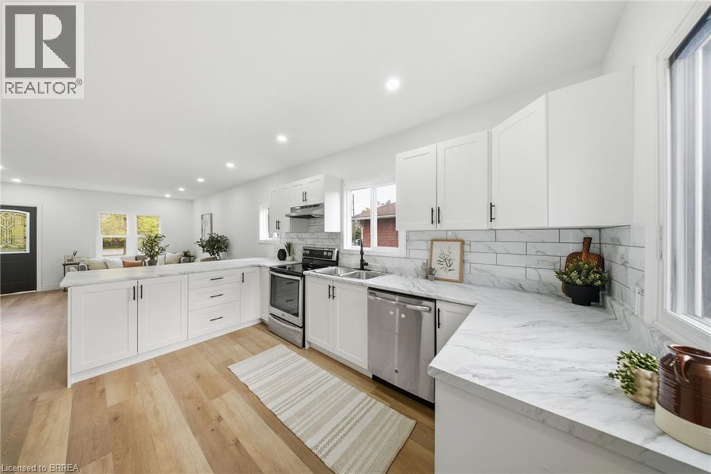 24 Park Road N Property Photo 10