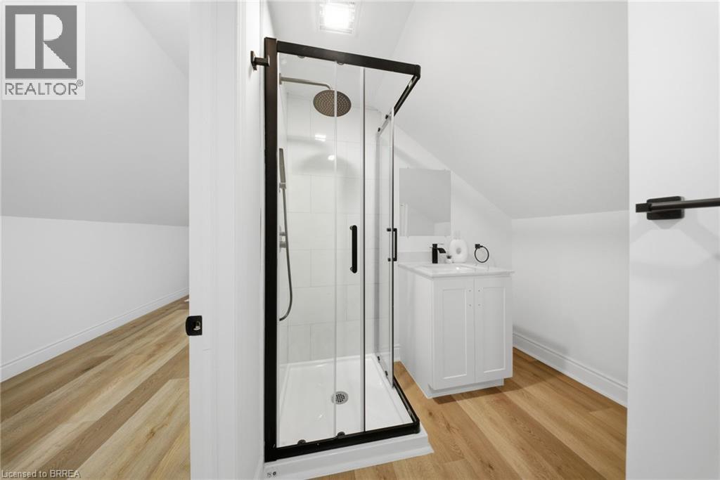 24 Park Road N Property Photo 20