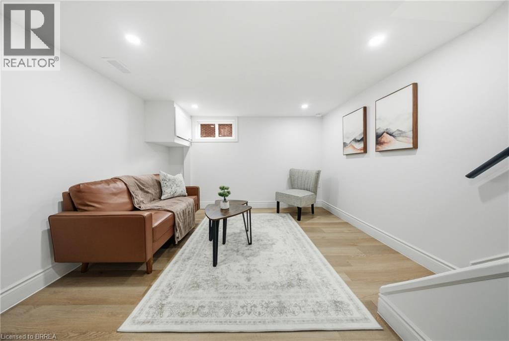 24 Park Road N Property Photo 23