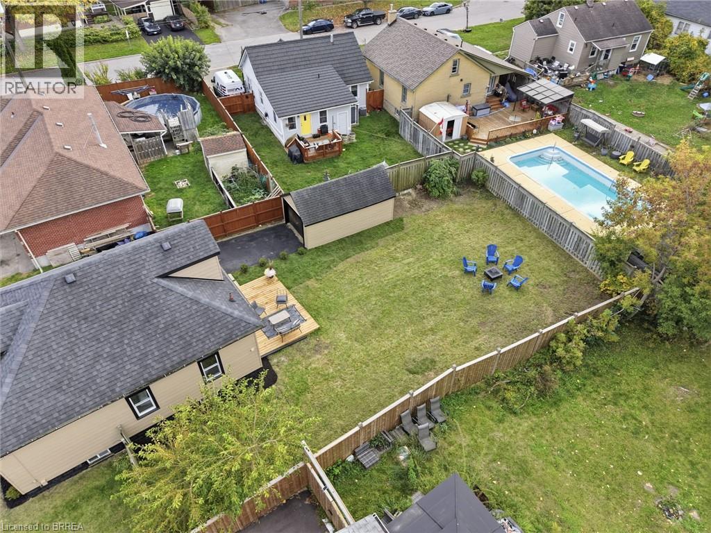 24 Park Road N Property Photo 34