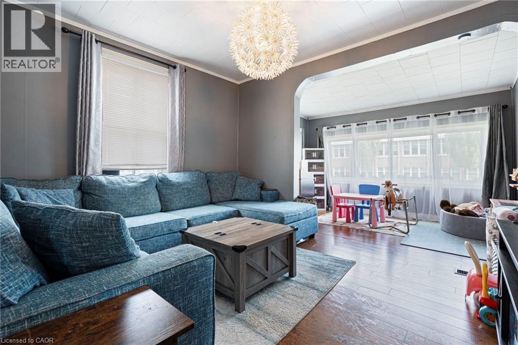 214 John Street Property Photo 6