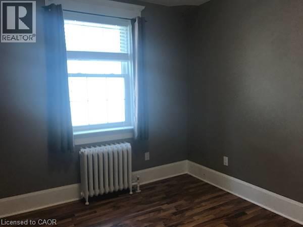 36 Wellington Street N Property Photo 6