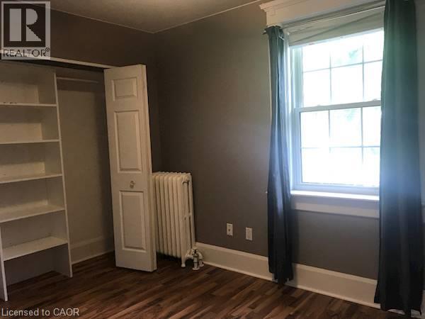 36 Wellington Street N Property Photo 9