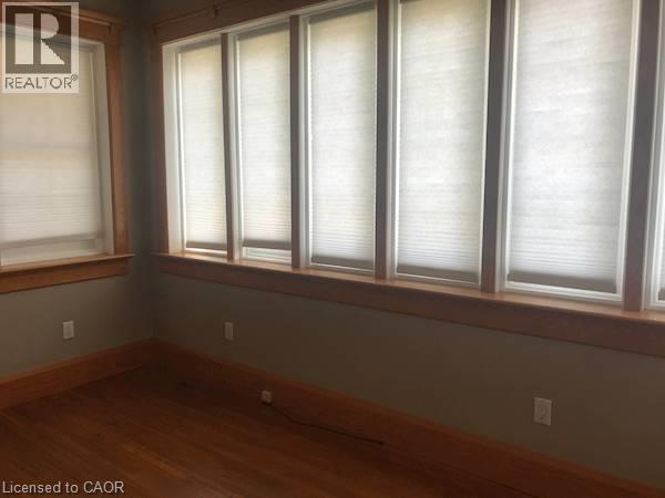 36 Wellington Street N Property Photo 16