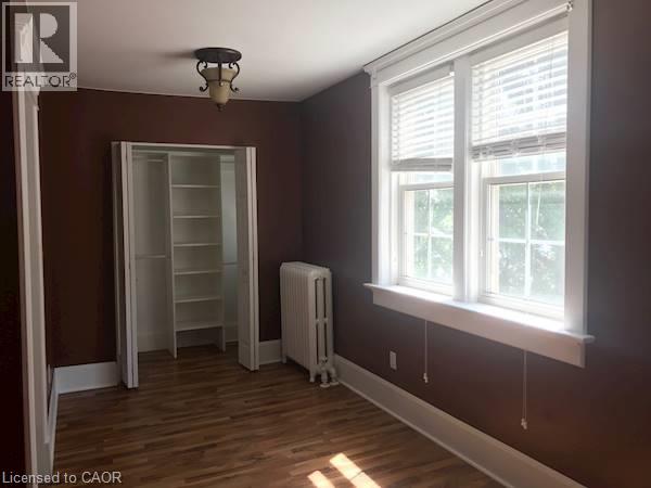 36 Wellington Street N Property Photo 20