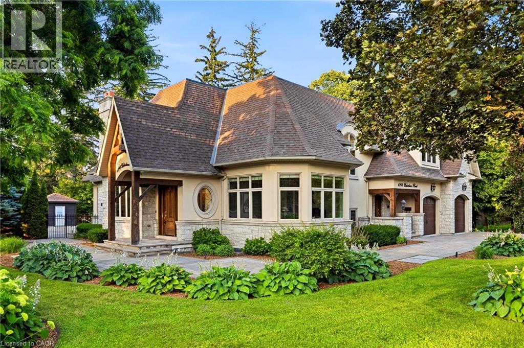 1098 Lakeshore Road W Property Photo 3