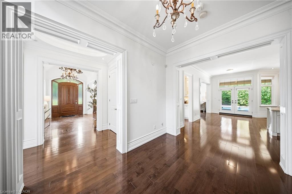 1098 Lakeshore Road W Property Photo 8