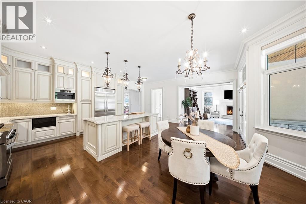 1098 Lakeshore Road W Property Photo 11
