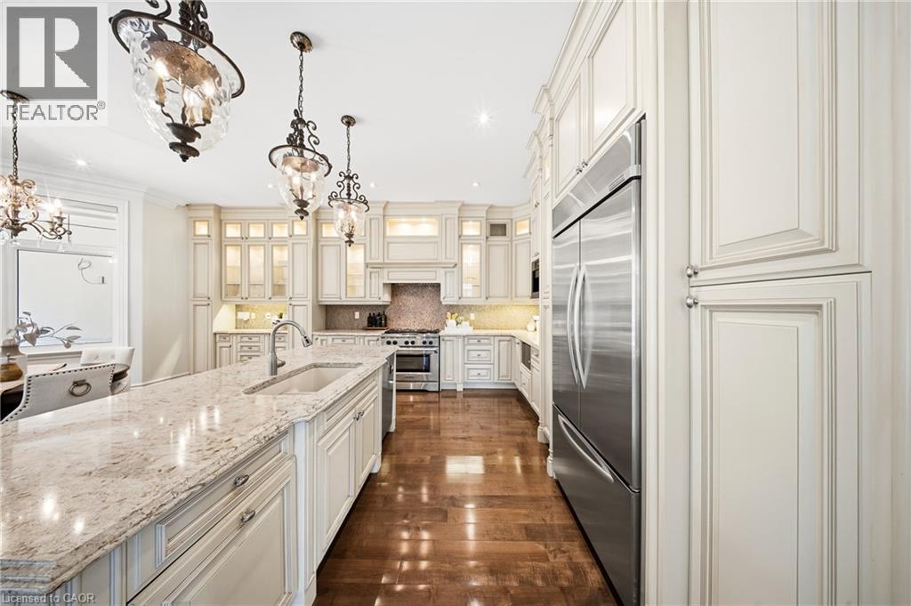 1098 Lakeshore Road W Property Photo 12