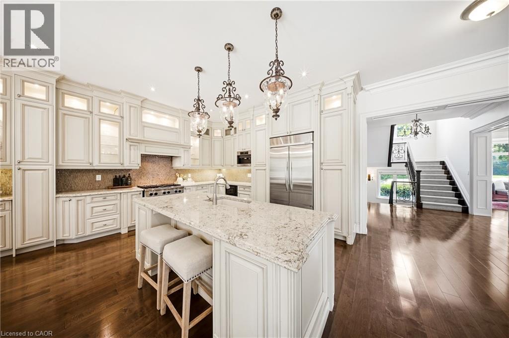 1098 Lakeshore Road W Property Photo 13