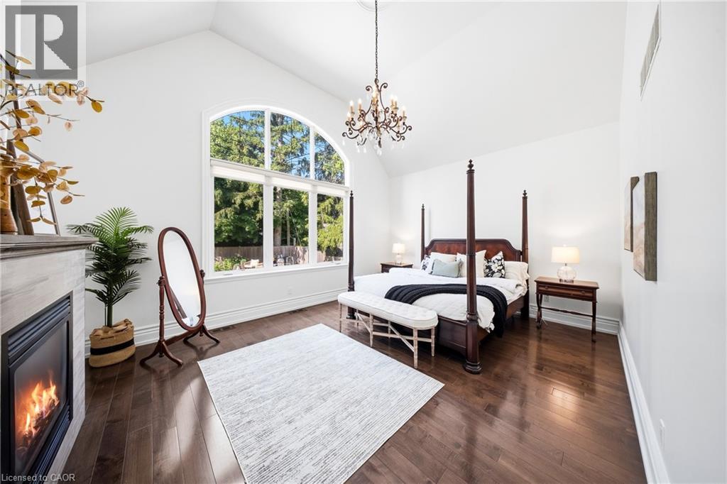 1098 Lakeshore Road W Property Photo 17