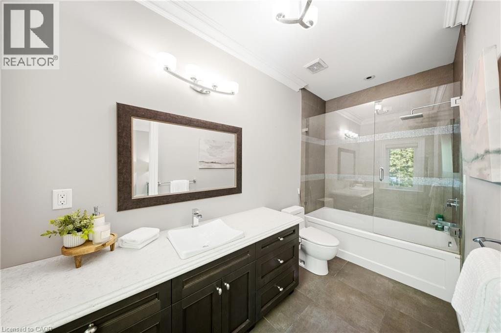 1098 Lakeshore Road W Property Photo 22