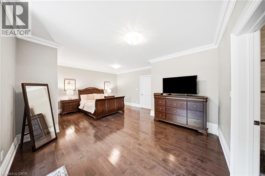 1098 Lakeshore Road W Property Photo 23