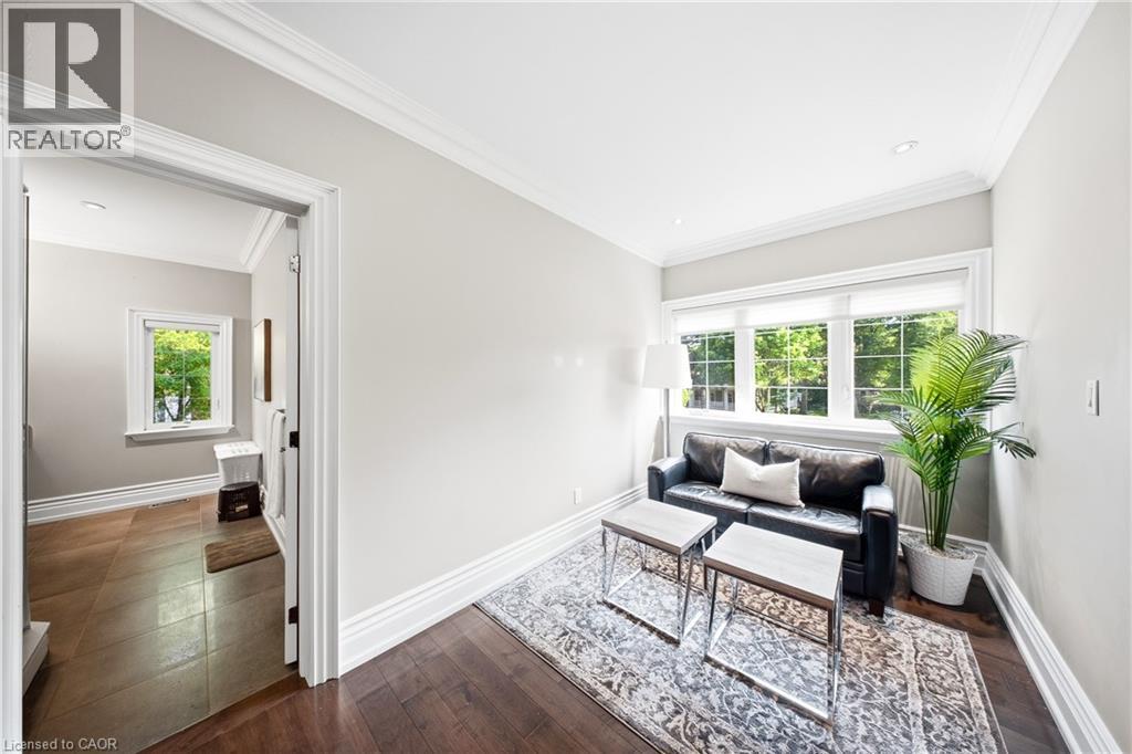 1098 Lakeshore Road W Property Photo 24