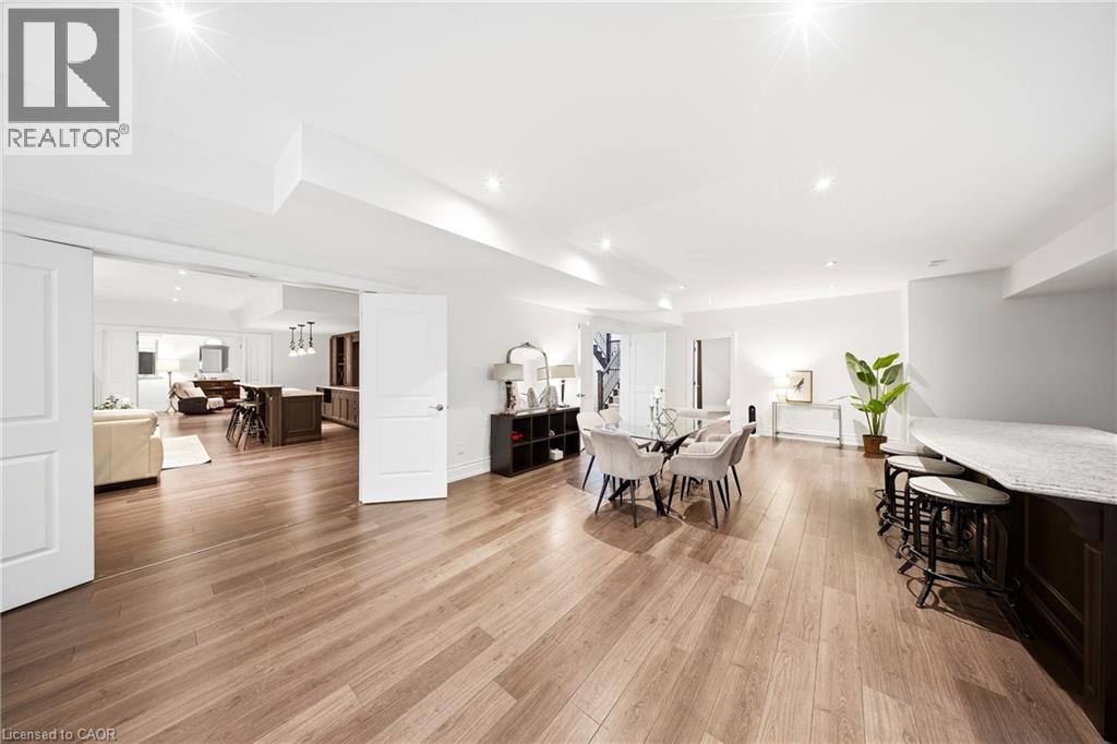 1098 Lakeshore Road W Property Photo 30