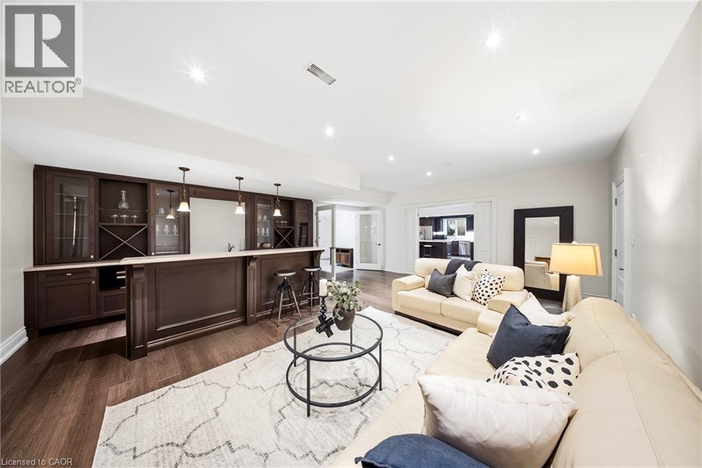 1098 Lakeshore Road W Property Photo 31