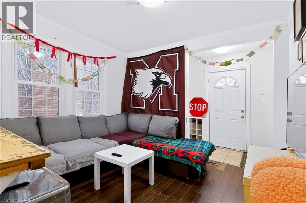 23 Forsyth Avenue S Property Photo 5