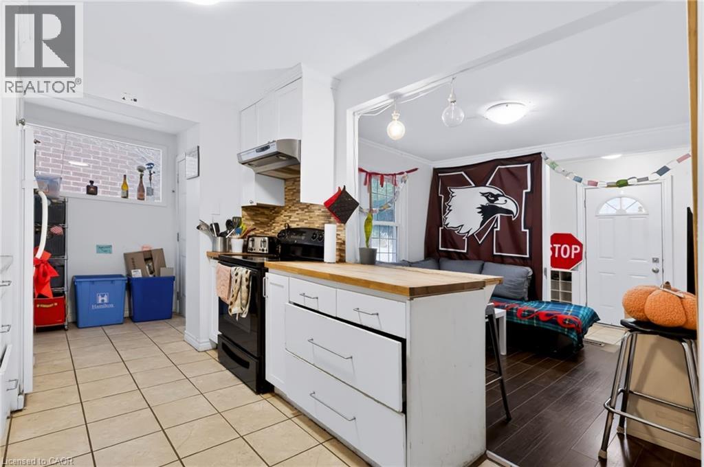 23 Forsyth Avenue S Property Photo 7