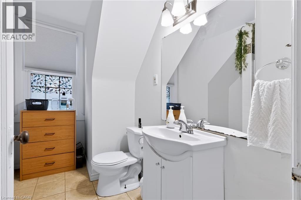 23 Forsyth Avenue S Property Photo 18