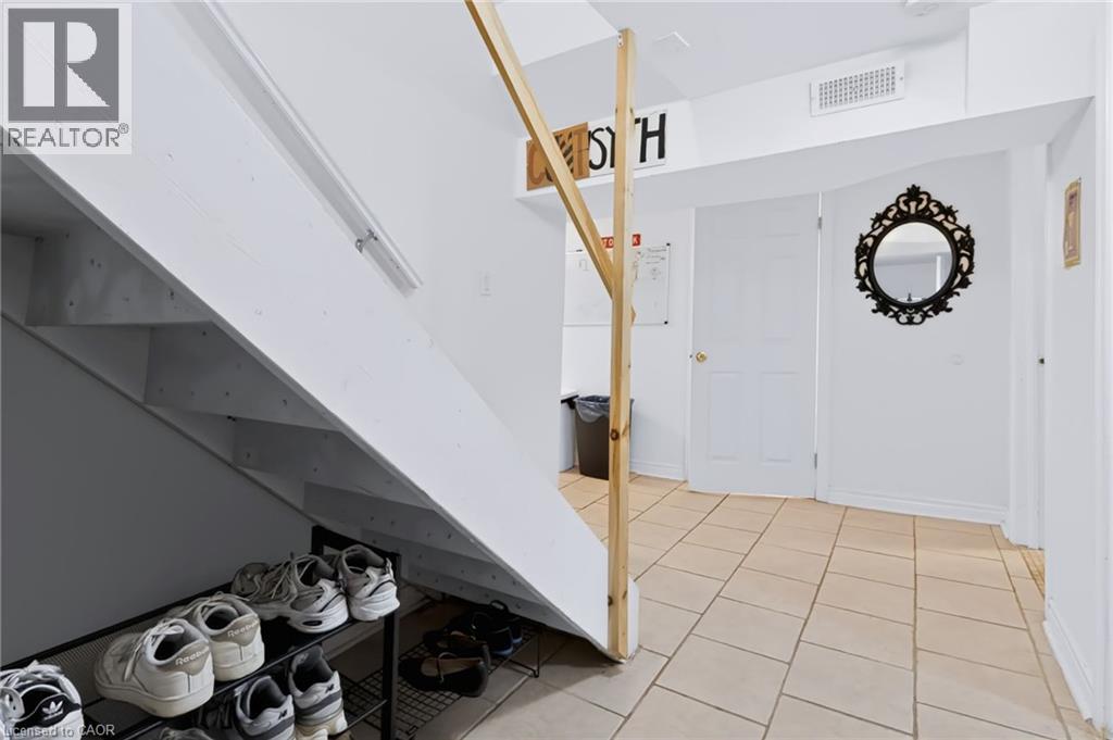 23 Forsyth Avenue S Property Photo 20